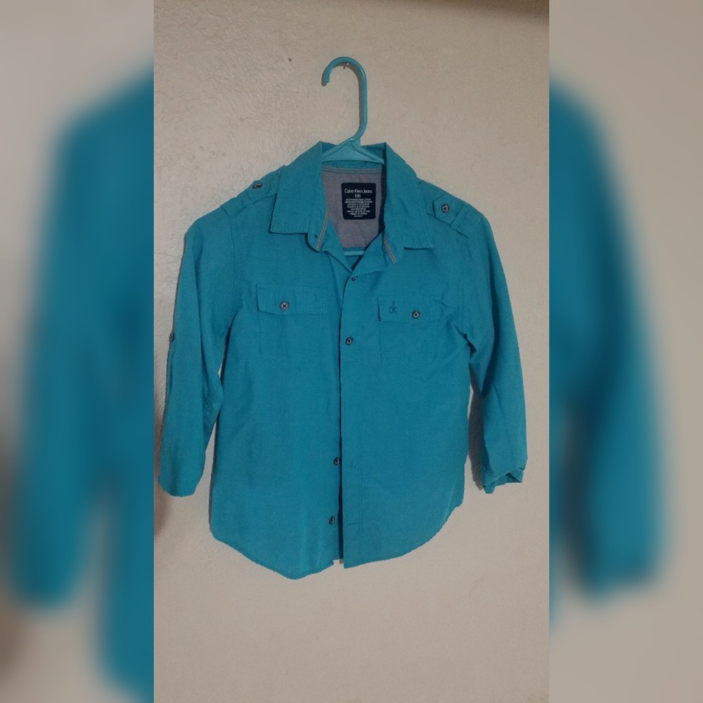 Boys Calvin Klein button down size 8😎